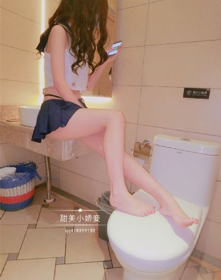 伦理年轻的母亲